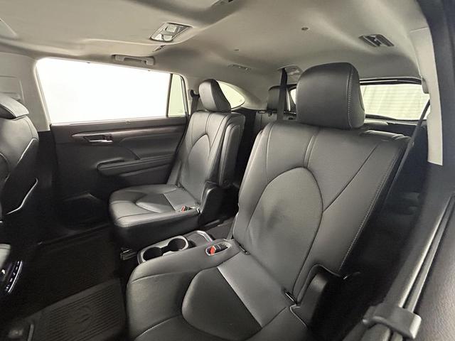 Photo of 2020 Celestial Silver Metallic Toyota Highlander Hybrid
