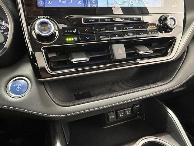Photo of 2020 Celestial Silver Metallic Toyota Highlander Hybrid