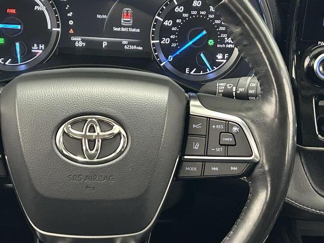 Photo of 2020 Celestial Silver Metallic Toyota Highlander Hybrid