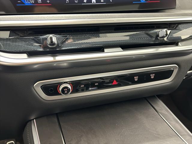 Photo of 2026 Mineral White Metallic BMW X5 PHEV
