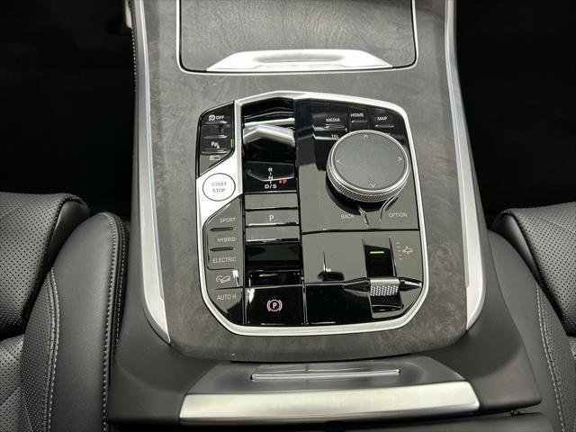 Photo of 2026 Mineral White Metallic BMW X5 PHEV