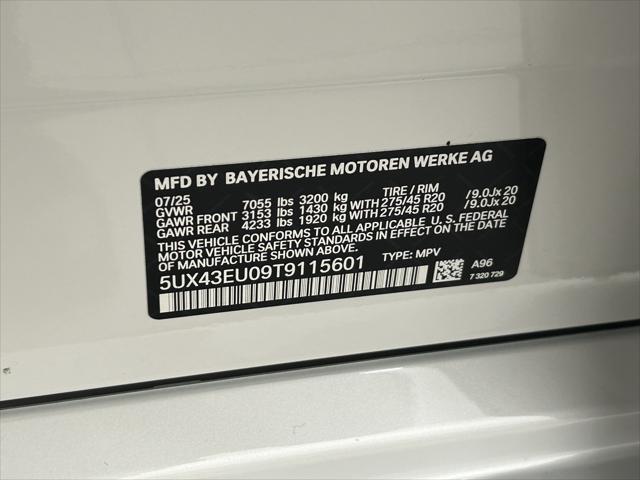 Photo of 2026 Mineral White Metallic BMW X5 PHEV