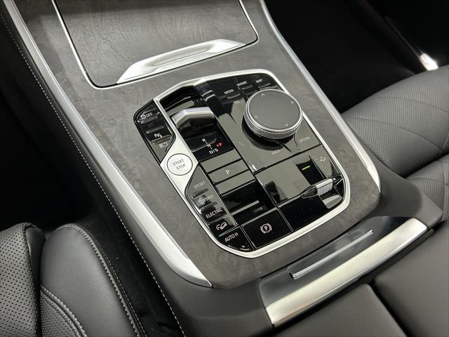 Photo of 2026 Mineral White Metallic BMW X5 PHEV
