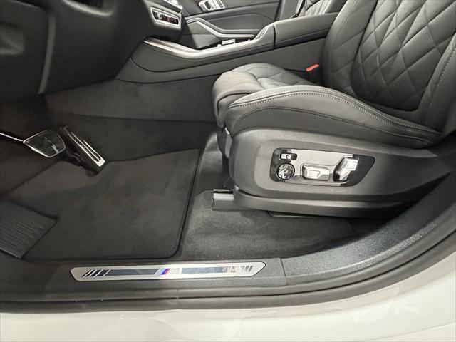 Photo of 2026 Mineral White Metallic BMW X5 PHEV