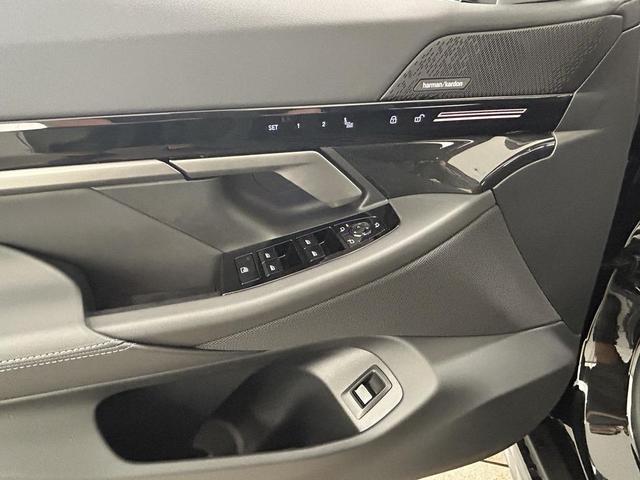 Photo of 2026 Black Sapphire Metallic BMW 530