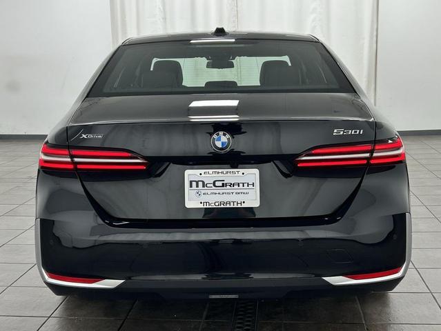 Photo of 2026 Black Sapphire Metallic BMW 530