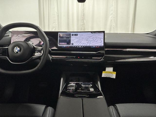 Photo of 2026 Black Sapphire Metallic BMW 530