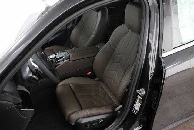 Photo of 2025 Dark Graphite Metallic BMW 530