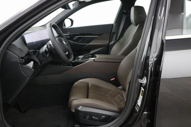 Photo of 2025 Dark Graphite Metallic BMW 530