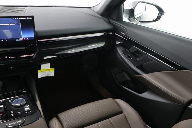 Photo of 2025 Dark Graphite Metallic BMW 530