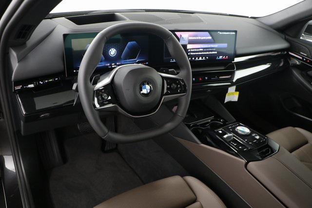 Photo of 2025 Dark Graphite Metallic BMW 530