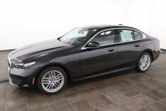 Photo of 2025 Dark Graphite Metallic BMW 530
