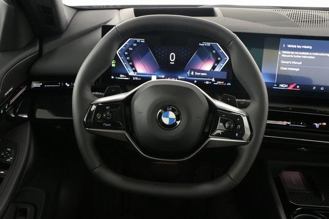 Photo of 2025 Dark Graphite Metallic BMW 530