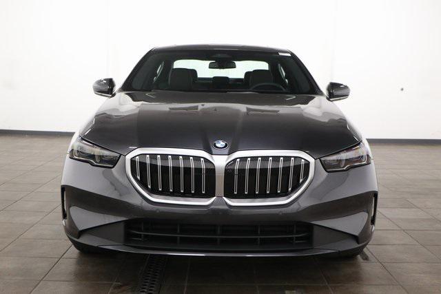 Photo of 2025 Dark Graphite Metallic BMW 530