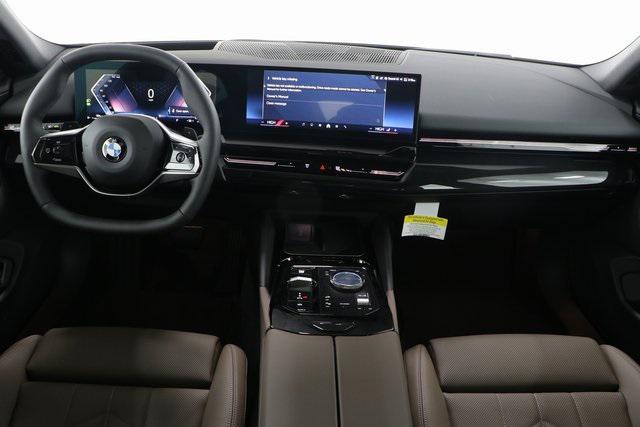 Photo of 2025 Dark Graphite Metallic BMW 530