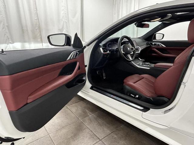 Photo of 2023 Alpine White BMW M440