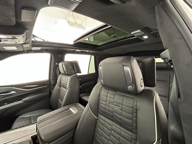 Photo of 2023 Crystal White Tricoat Cadillac Escalade