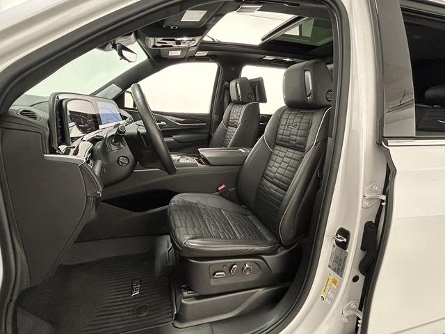 Photo of 2023 Crystal White Tricoat Cadillac Escalade