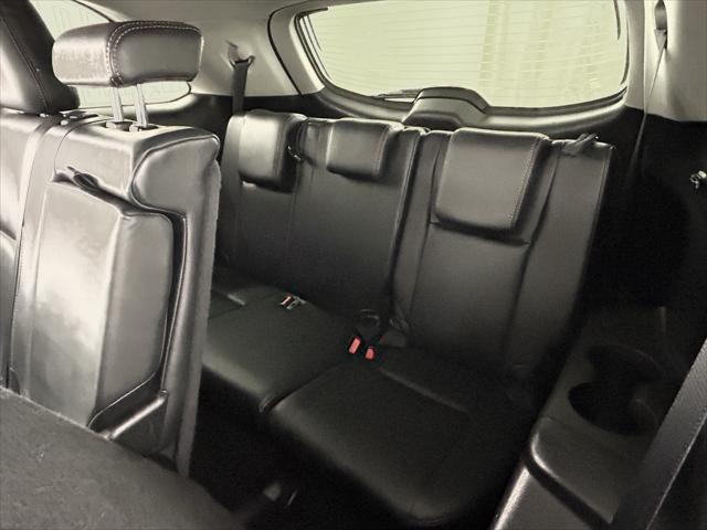 Photo of 2017 Midnight Black Metallic Toyota Highlander