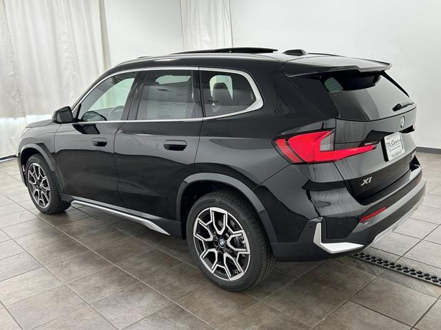 Photo of 2025 Black Sapphire Metallic BMW X1