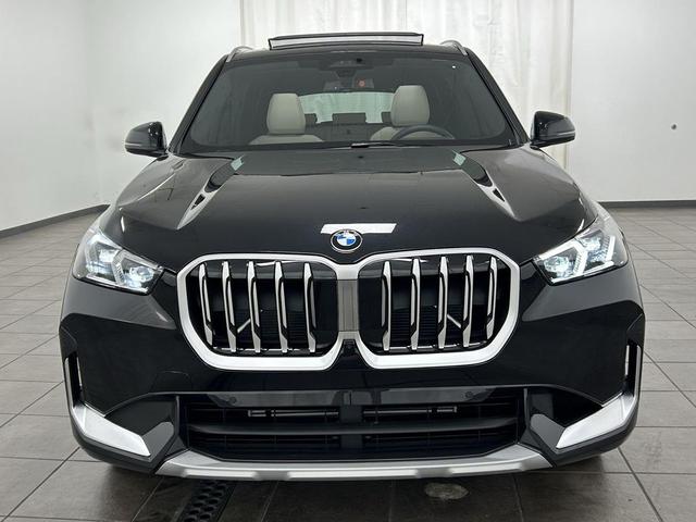 Photo of 2025 Black Sapphire Metallic BMW X1