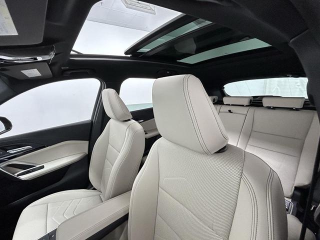 Photo of 2025 Black Sapphire Metallic BMW X1
