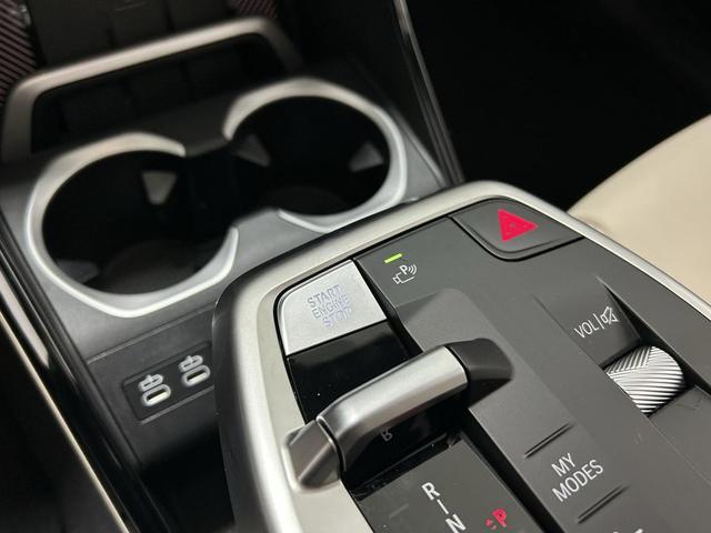 Photo of 2025 Black Sapphire Metallic BMW X1