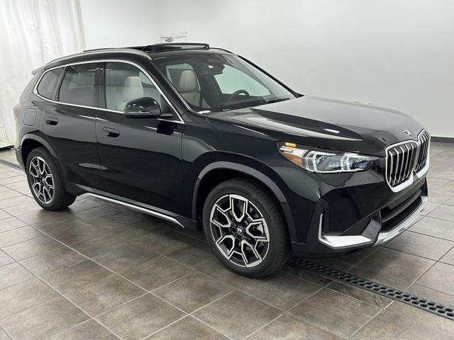 Photo of 2025 Black Sapphire Metallic BMW X1