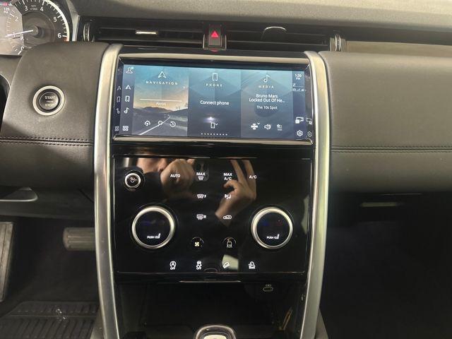 Photo of 2021 Santorini Black Metallic Land Rover Discovery Sport