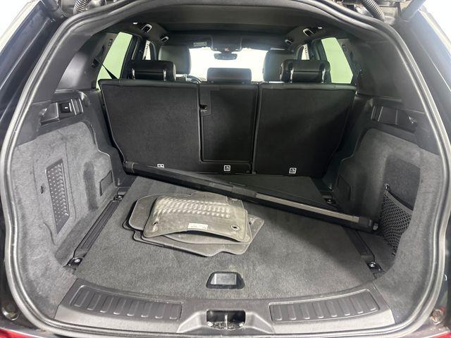 Photo of 2021 Santorini Black Metallic Land Rover Discovery Sport