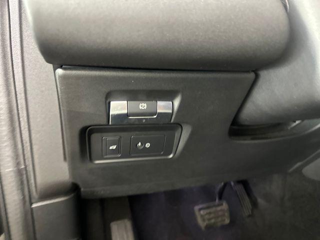 Photo of 2021 Santorini Black Metallic Land Rover Discovery Sport