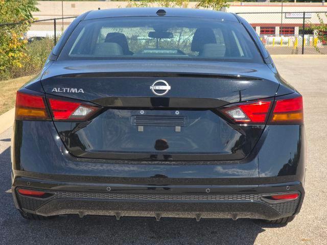 Photo of 2025 Super Black Nissan Altima