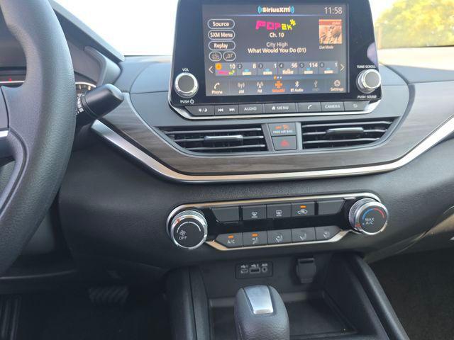 Photo of 2025 Super Black Nissan Altima