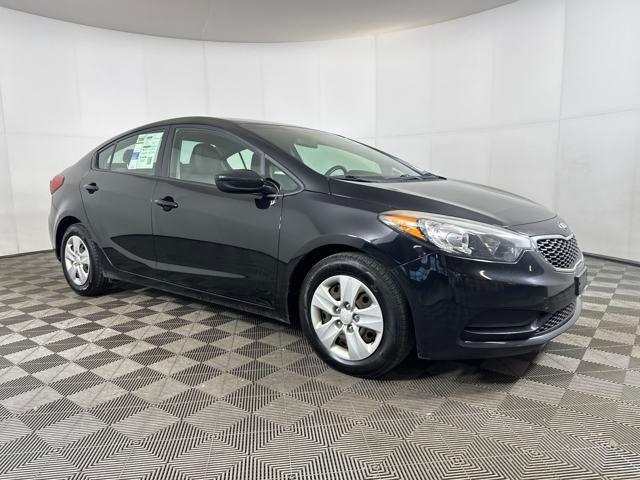 Photo of 2016 Aurora Black Pearl Kia Forte
