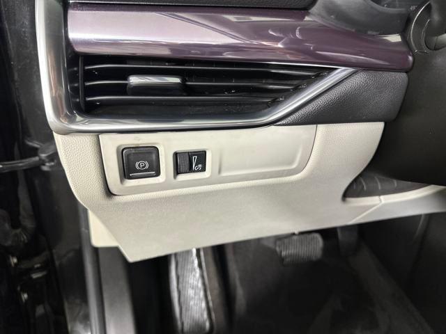 Photo of 2021 Stellar Black Metallic Cadillac XT4