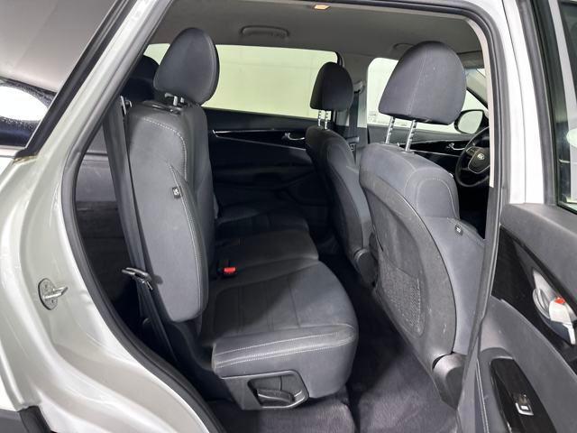 Photo of 2019 Snow White Pearl Kia Sorento
