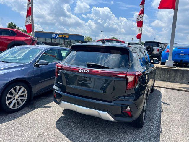 Photo of 2024 Fusion Black Kia Seltos