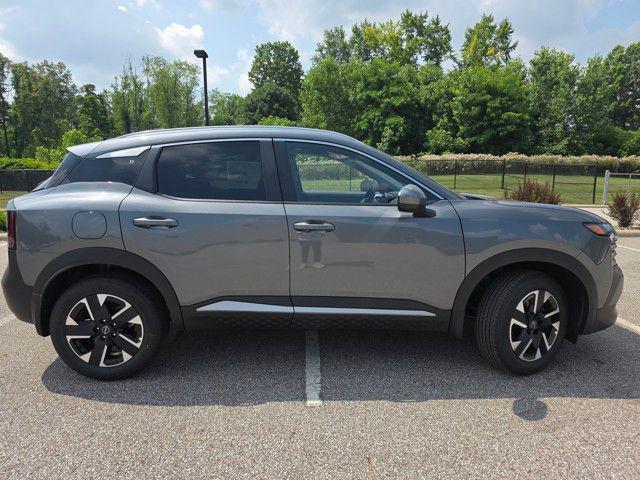 Photo of 2025 Gun Metallic Nissan Kicks