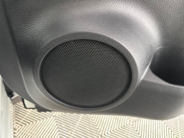 Photo of 2021 Glacier White Nissan Rogue Sport