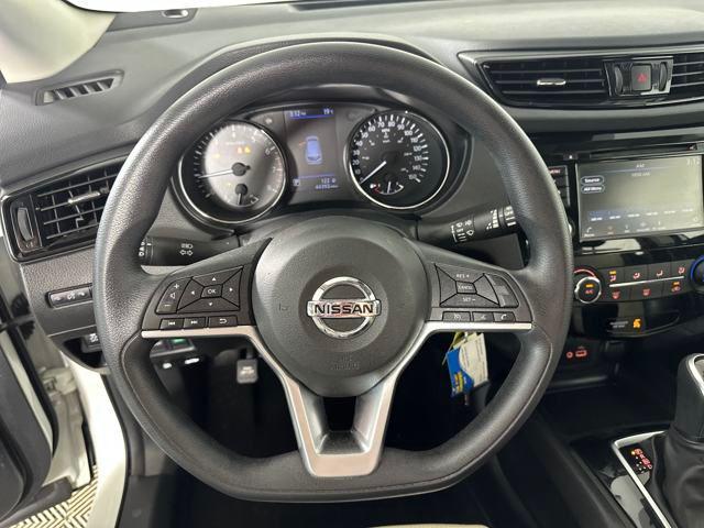 Photo of 2021 Glacier White Nissan Rogue Sport