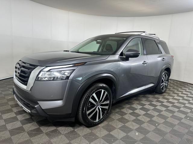 Photo of 2023 Gun Metallic Nissan Pathfinder