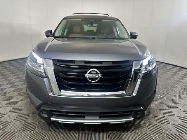 Photo of 2023 Gun Metallic Nissan Pathfinder