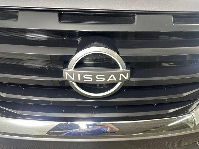 Photo of 2023 Gun Metallic Nissan Pathfinder