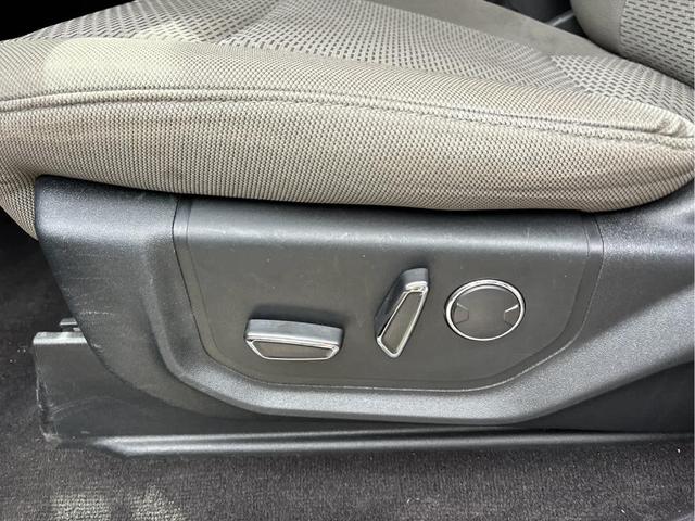 Photo of 2018 Shadow Black Ford F-150