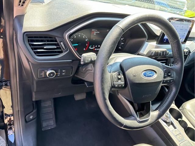 Photo of 2020 Agate Black Metallic Ford Escape