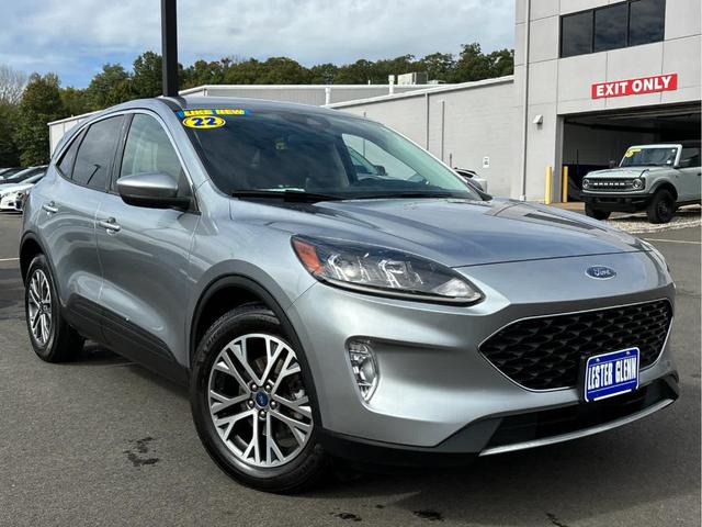 Photo of 2022 Iconic Silver Metallic Ford Escape