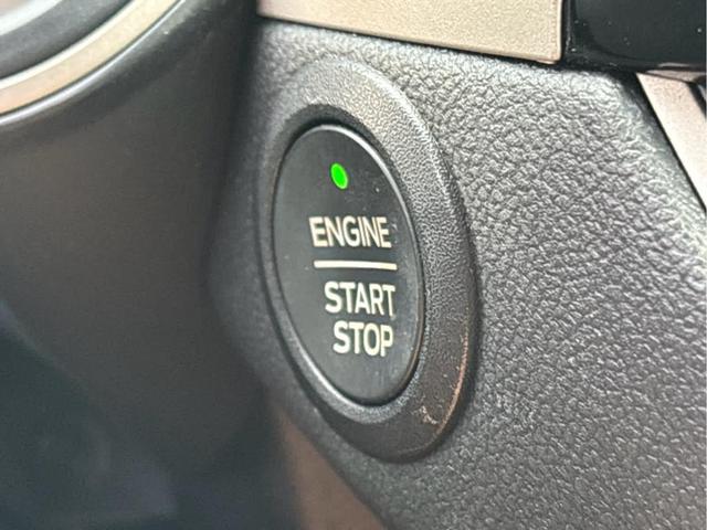 Photo of 2022 Iconic Silver Metallic Ford Escape