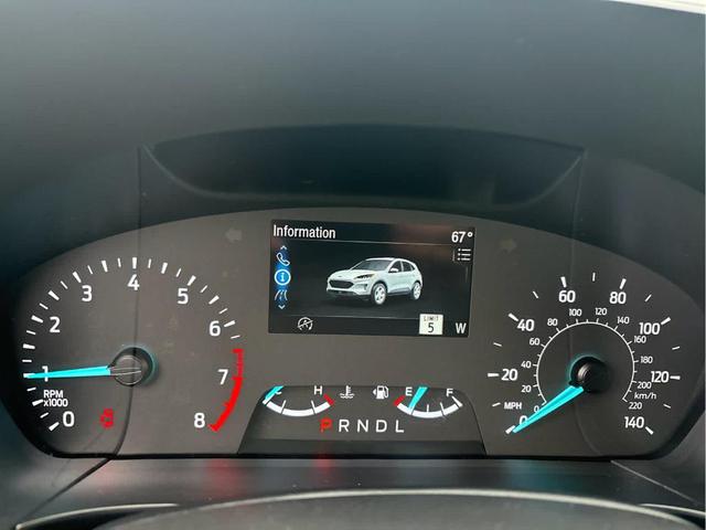 Photo of 2022 Star White Ford Escape