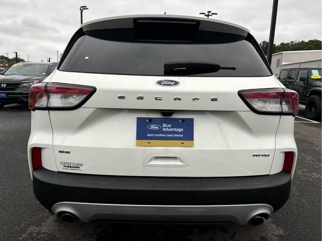 Photo of 2022 Star White Ford Escape