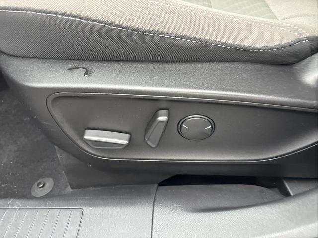 Photo of 2022 Star White Ford Escape